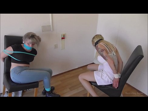 ❤️ Süchtig / gefesselt und geknebelt / Jungfrau in Nöten ️❌ Porno bei de.com-porn-hat.ru ❌️❤